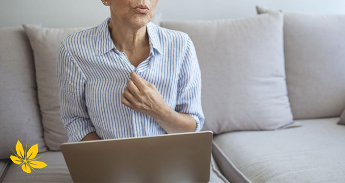 احساس گرما از عوارض یائسگی | The feeling of heat from the effects of menopause