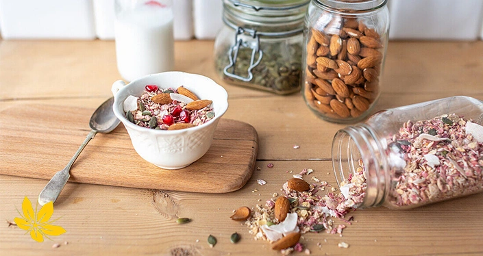 آش انار و بادام یکی از داروهای گیاهی برای جلوگیری از بلوغ زودرس - Pomegranate and almond nut soup